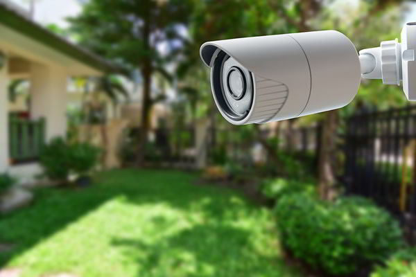 5 aspectos que debo tener en cuenta antes de instalar  cámaras de seguridad en mi comunidad de vecinos